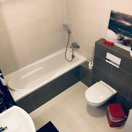 *14th Floor A Lot Of Sun - Near Baltic Baltic Sea And Reagaen Park - Big Balkoon - Nice View - Private Parking Place - Oldtown 20min And Sopot 10min דירה גדנסק